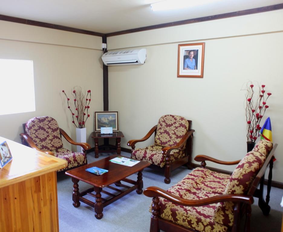 Lone Self-Catering Apartment Baie Sainte Anne Zewnętrze zdjęcie