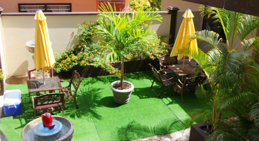 Lone Self-Catering Apartment Baie Sainte Anne Zewnętrze zdjęcie
