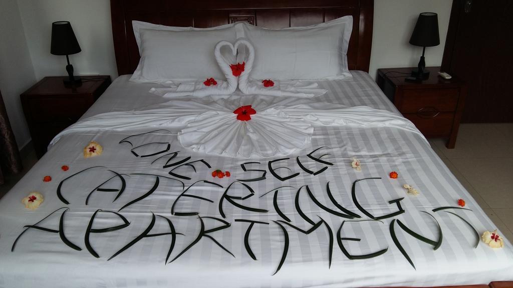 Lone Self-Catering Apartment Baie Sainte Anne Zewnętrze zdjęcie