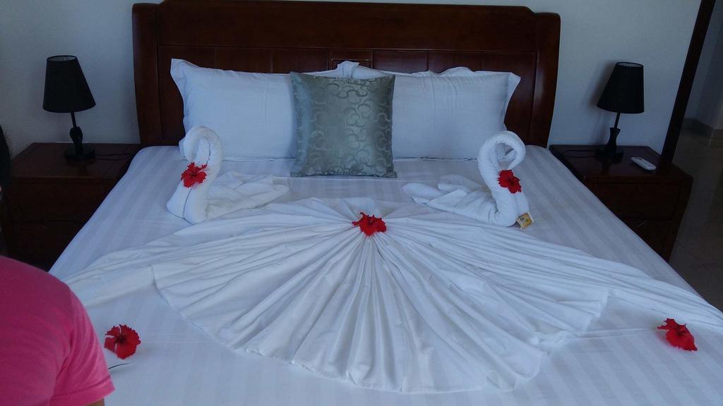 Lone Self-Catering Apartment Baie Sainte Anne Zewnętrze zdjęcie